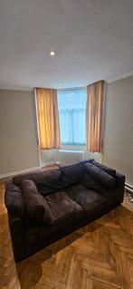 Suede bruine leren zetel, Ophalen, Modern chique, 150 tot 200 cm, Tweepersoons