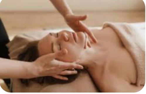 PROMO massage pour femme, Diensten en Vakmensen, Welzijn | Masseurs en Massagesalons, Ontspanningsmassage, Sportmassage, Stoelmassage