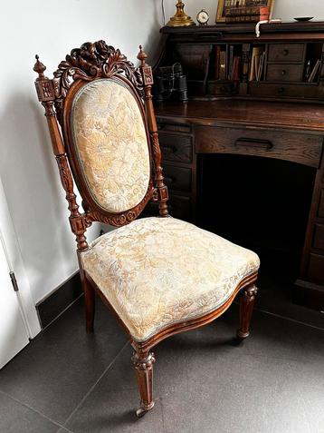 Antieke stoel - barok - uniek ambachtelijk houtwerk 