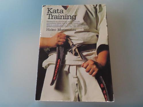 Kata Training – Hideo Muramatsu Kata Training., Livres, Livres de sport, Utilisé, Sport de combat, Enlèvement ou Envoi
