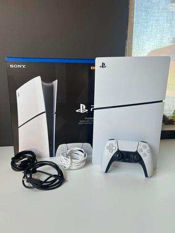 Ps5 slim versie met alles erbij beschikbaar voor biedingen