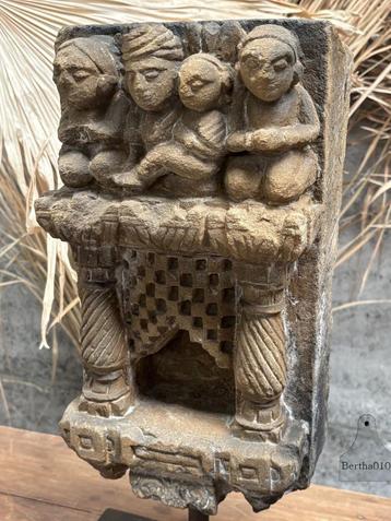 Zeldzame altaar stenen tempel beschikbaar voor biedingen