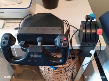 Logitech Yoke Saitek + Rudder pedals beschikbaar voor biedingen