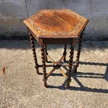 handgemaakte eikenhouten bijzettafel 1890 beschikbaar voor biedingen