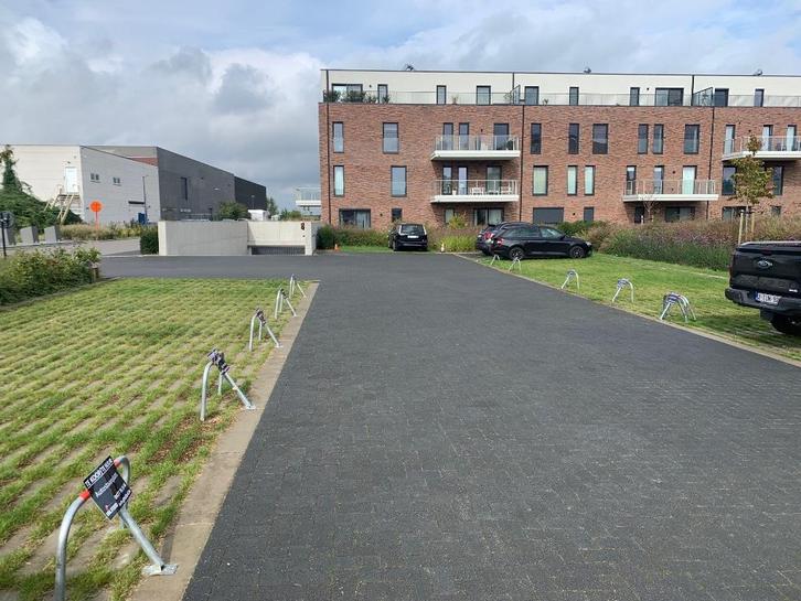 TE HUUR te KORTENBERG: bovengrondse autostaanplaats, Immo, Garages en Parkeerplaatsen, Provincie Vlaams-Brabant