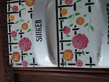 Antiek kruidenrek beschikbaar voor biedingen