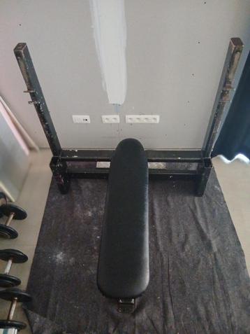 Bench press + incline bench press beschikbaar voor biedingen