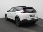 Peugeot 2008 e-2008 GT Pack 50 kWh | CAMERA | CARPLAY | NAVI, Auto's, Stof, Gebruikt, 136 pk, Wit