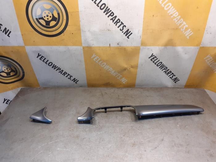 Bande décorative de tableau de bord d'un Suzuki Vitara, Autos : Pièces & Accessoires, Tableau de bord & Interrupteurs, Suzuki