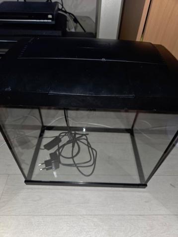 Superfish 30l aquarium met 2nieuwe spons filters  verwarming beschikbaar voor biedingen