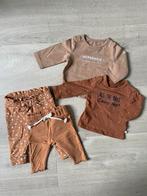 Setje van 2 brieken en 2 truitjes Cuddles and Smiles, Enfants & Bébés, Vêtements de bébé | Taille 50, Enlèvement, Comme neuf, Fille