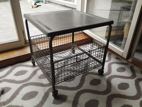 Table à roulettes, Antiek en Kunst, Antiek | Meubels | Tafels, Ophalen