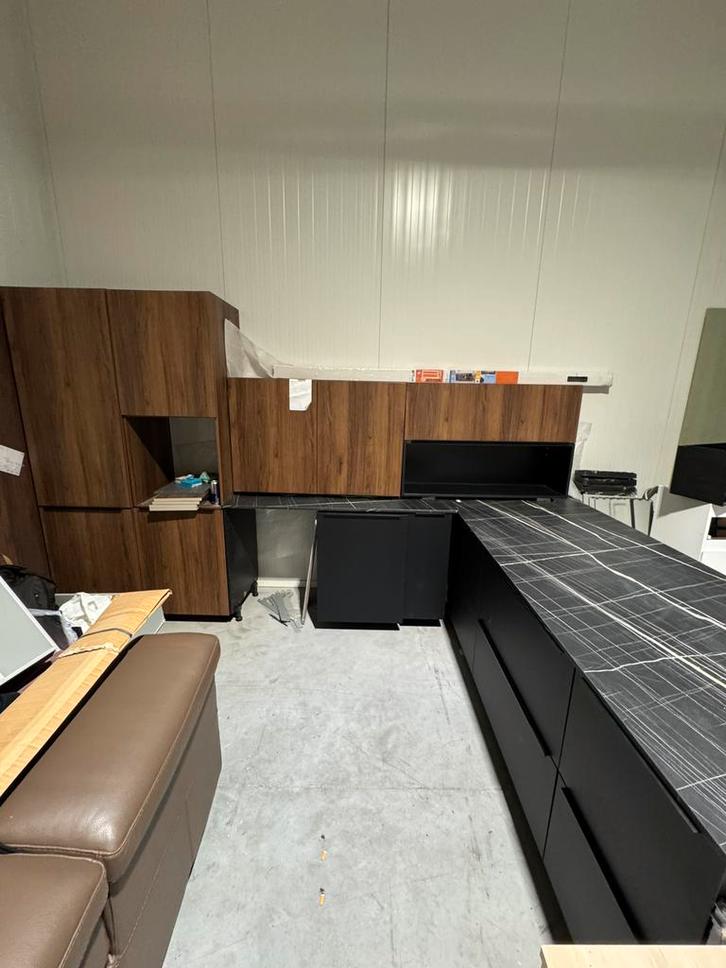 Moderne L-keuken 3m x 3m – Marmerlook werkbaald, Huis en Inrichting, Keuken | Complete keukens, Zwart, Ophalen