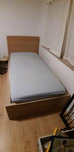 Bed met bij horende rolschuiven ikea bodem en matras, Huis en Inrichting, Slaapkamer | Bedden, Overige materialen, 90 cm, Eenpersoons