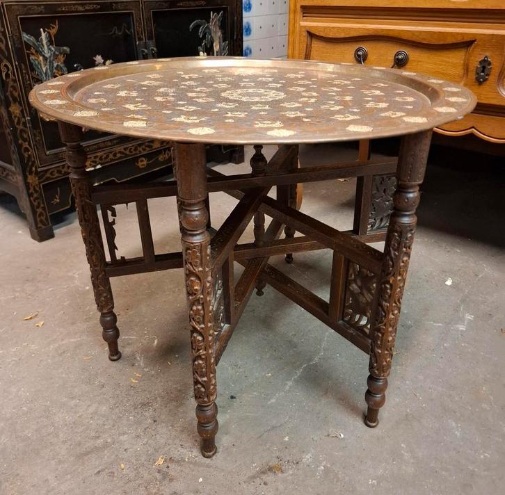 Table basse marocaine pliable à motifs., Antiek en Kunst, Antiek | Meubels | Tafels, Ophalen