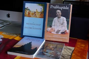 Srila Prabhupad bundel Nederlands beschikbaar voor biedingen