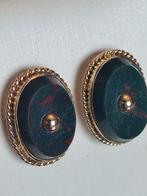 Antieke gouden oorstekers met heliotroop (bloody jaspis), Knopjes of Stekers, Goud, Met edelsteen, Gebruikt