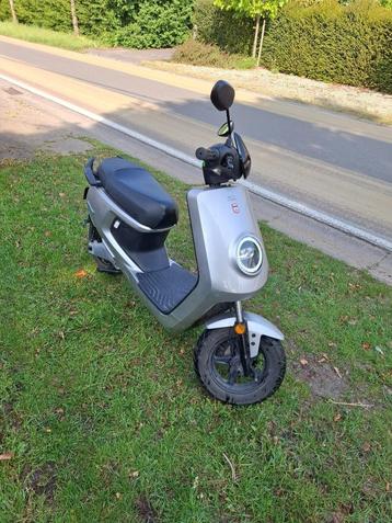 Niu m+ sport scooter, Ophalen, Gebruikt, Overige merken