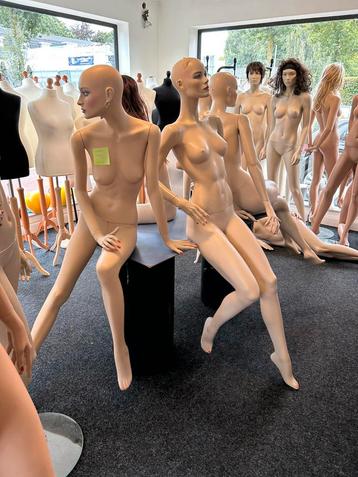 Hindsgaul etalagepoppen etalagefiguren paspop mannequin beschikbaar voor biedingen