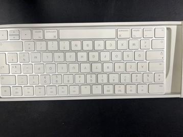 Apple keybord beschikbaar voor biedingen