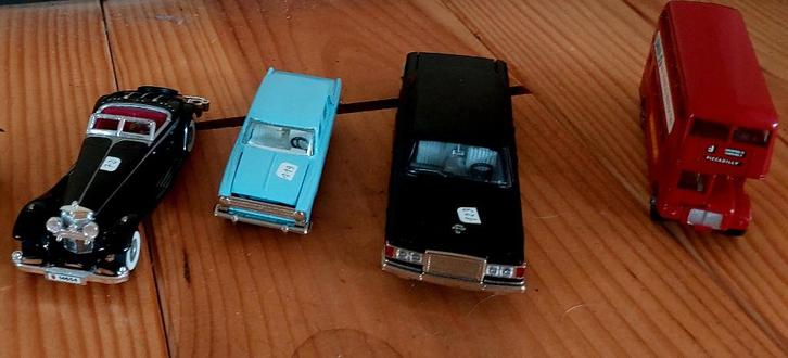 Modelauto's diversen, Hobby en Vrije tijd, Modelauto's | 1:18, Gebruikt, Auto, Burago, Ophalen of Verzenden