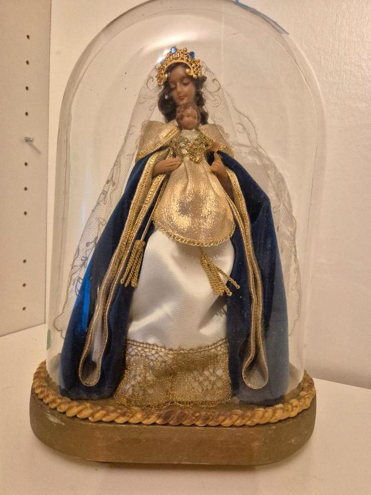 Mariabeeld met kind  onder stolp, Antiek en Kunst, Antiek | Religieuze voorwerpen, Ophalen of Verzenden