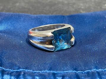 Art Deco/Vintage zilveren ring met blauwe edelsteen beschikbaar voor biedingen