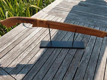 Oude Birmaanse manchete beschikbaar voor biedingen