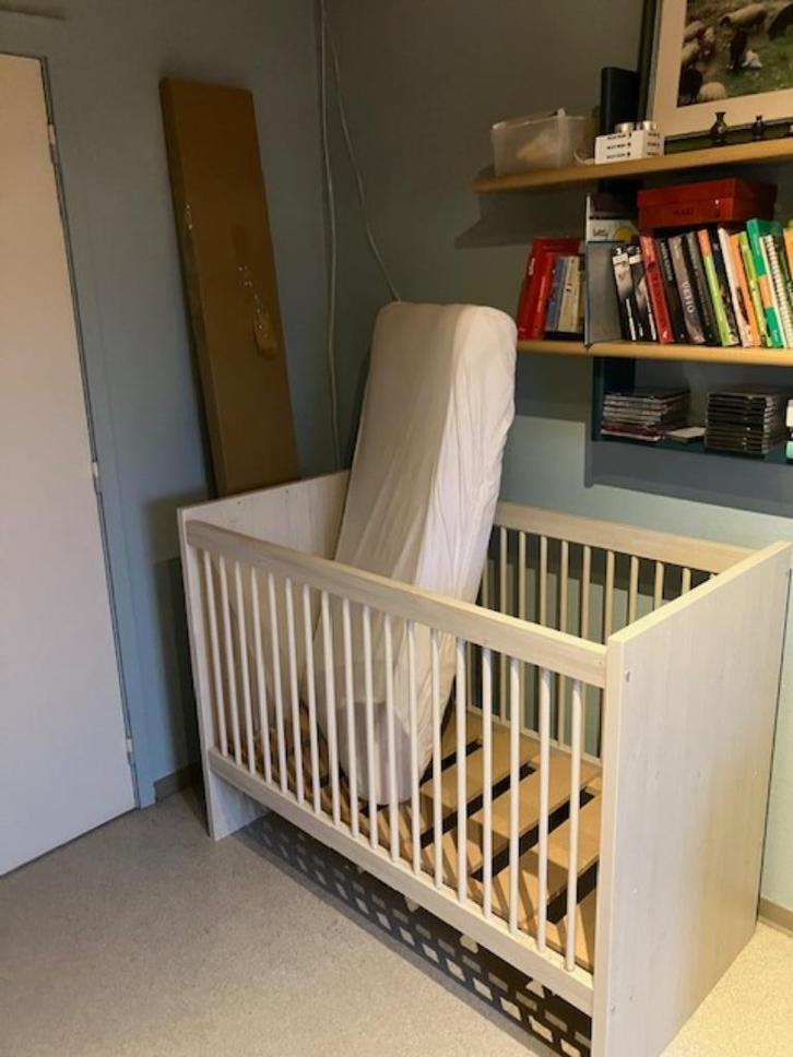 kinderbedje, Kinderen en Baby's, Kinderkamer | Bedden, Zo goed als nieuw, Minder dan 140 cm, 70 tot 85 cm, Matras, Ophalen