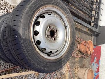 Velgen en banden Opel enz175/70r14c beschikbaar voor biedingen