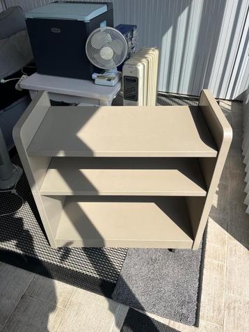 Metalen vintage Dossierwagen. beschikbaar voor biedingen