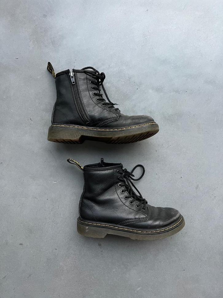 Dr. Martens soft black leather boots, Kinderen en Baby's, Kinderkleding | Schoenen en Sokken, Gebruikt, Laarzen, Jongen of Meisje