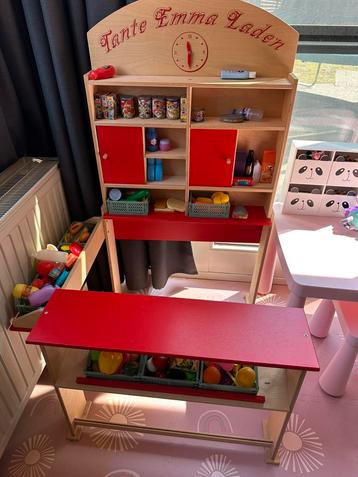 Kinderwinkeltje te koop met alle accesoires beschikbaar voor biedingen