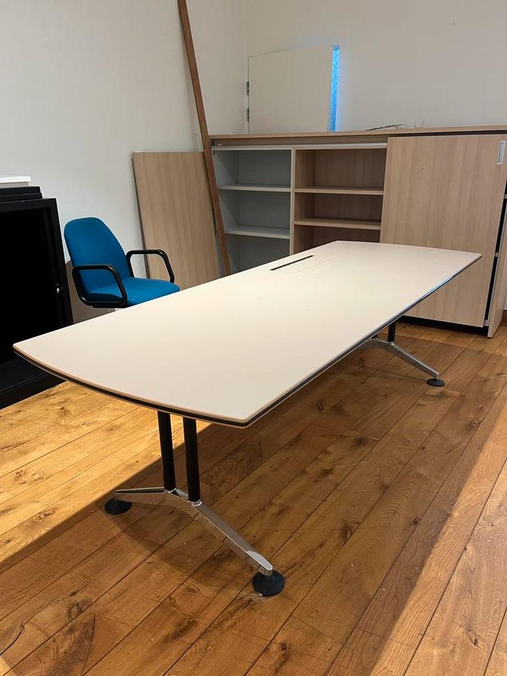 Bureau vergadertafel 2,4m Wilkhahn, Huis en Inrichting, Bureaus, Bureau, Ophalen