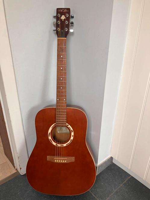Gitaar Art & Lutherie ‘Wild Cherry’, Muziek en Instrumenten, Snaarinstrumenten | Gitaren | Akoestisch, Zo goed als nieuw, Western- of Steelstringgitaar