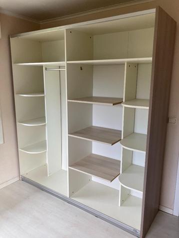 Armoire, commode et miroir (gratuits !), 200 cm ou plus, Enlèvement, Utilisé, 200 cm ou plus