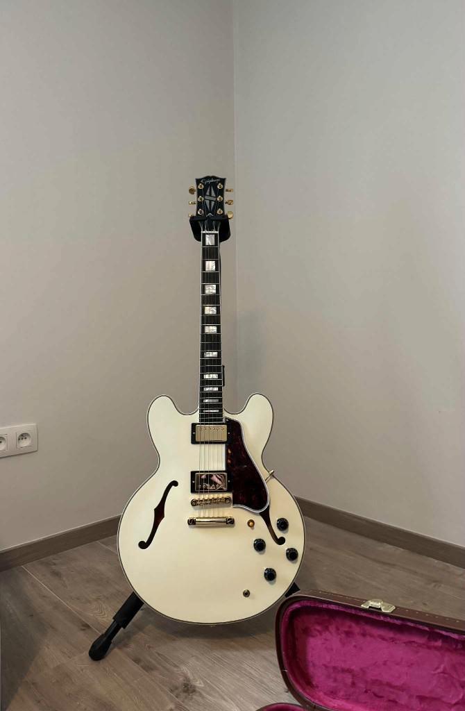 Epiphone Inspired By Gibson Custom 1959 ES-355 White VOS, Musique & Instruments, Instruments à corde | Guitares | Électriques
