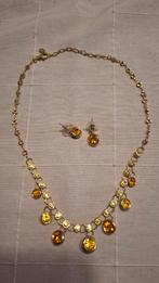 Goudkleurige ketting met oranje en gele stenen met oorbellen, Handtassen en Accessoires, Kettingen, Ophalen of Verzenden, Zo goed als nieuw