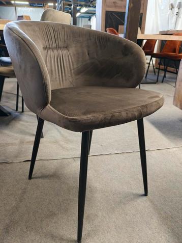 Velvet stoelen (outlet) beschikbaar voor biedingen