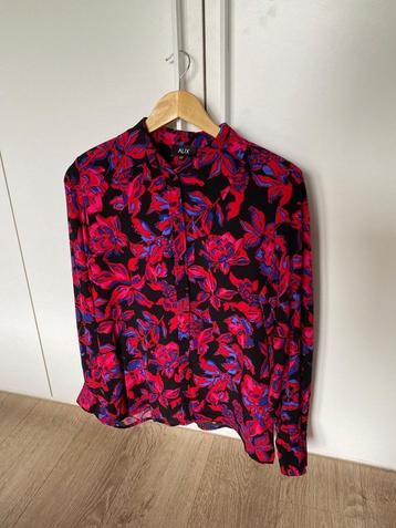 Blouse  disponible aux enchères