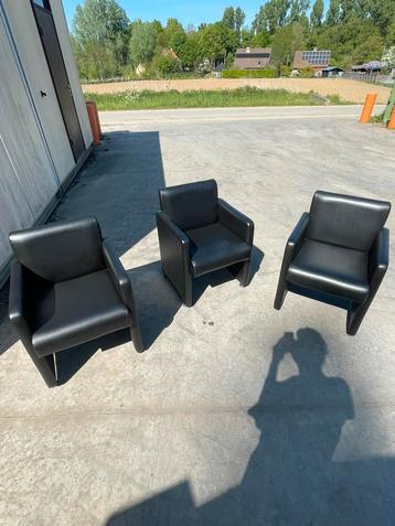 3 Zwarte zeteltjes/fauteuil beschikbaar voor biedingen