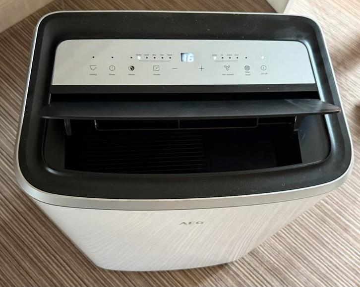 AEG MOBIELE AIRCONDITIONER, Elektronische apparatuur, Airco's, Zo goed als nieuw, Mobiele airco, Minder dan 60 m³, 3 snelheden of meer