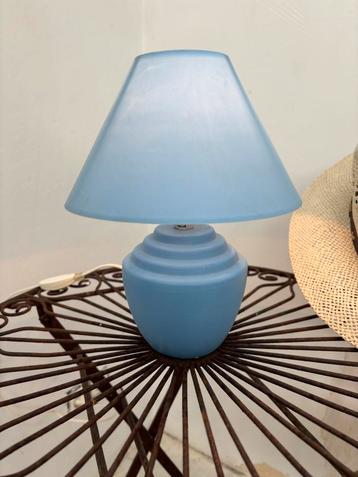 Lampe de chevet bleu 30cm disponible aux enchères