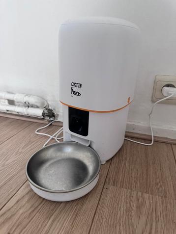 Automatische voerbak kat/hond met camera 4L beschikbaar voor biedingen