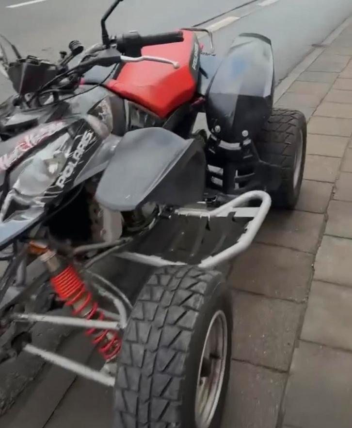 Ruil of verkoop quad Polaris 500cc predator lees de adverten, Motoren, Quads en Trikes, Ophalen