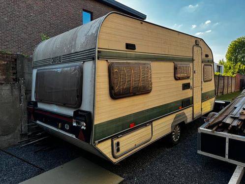 Chateau caravan 1982 met officiele papieren, Caravans en Kamperen, Caravans, Particulier, Chateau, Ophalen