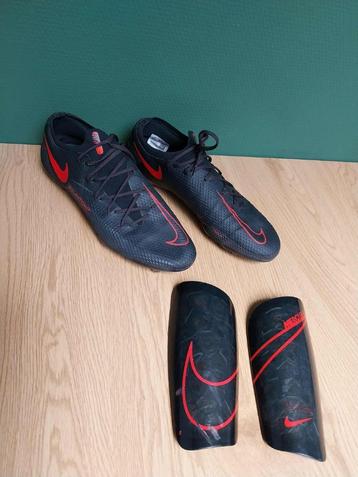 Nike Phantom voetbalschoenen maat 45 beschikbaar voor biedingen