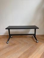 Vintage salontafel op wieltjes - industrieel metalen frame, Huis en Inrichting, Tafels | Salontafels, Ophalen, Gebruikt, Minder dan 50 cm