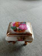Porseleinen pillendoosje, Antiek en Kunst, Ophalen of Verzenden