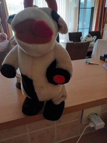 Pluchen pinguin   r beschikbaar voor biedingen